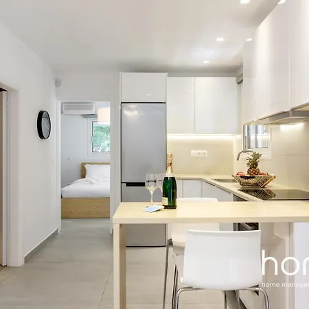 Radiant Homm Vouliagmeni Apartment, 4ppl *