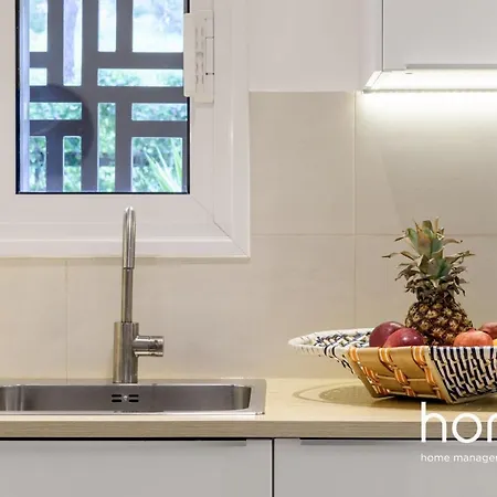 Radiant Homm Vouliagmeni Apartment, 4ppl * Atény